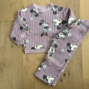 Play Minnie Mouse outfit size 4